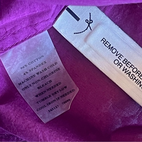 Ann Taylor. Sz 4. Magenta sleeveless top. Ruffled Pleats. Excellent condition 🤩 - Picture 12 of 13